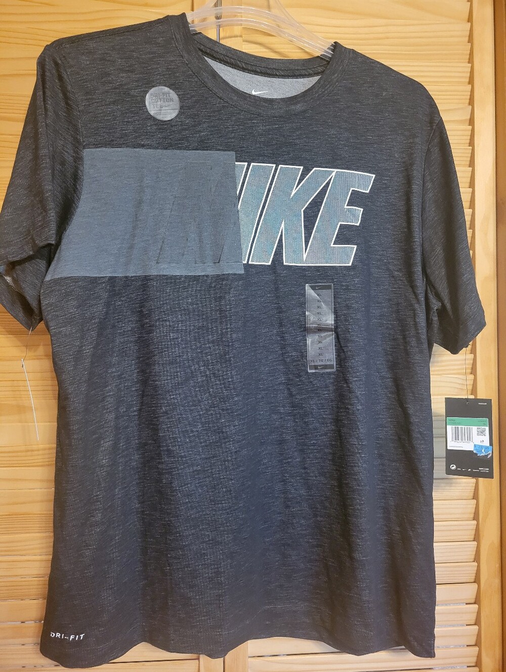 New with tags Nike Dry Fit t shirt standard fit mens XL